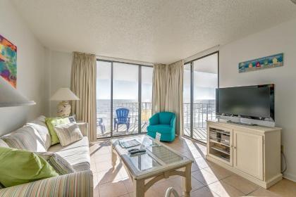 Crescent Sands WH C6   Comfortable Oceanfront Condo with beautiful views and pool